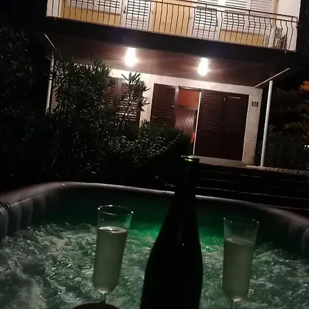 Butkovic Tatil Evi Punat
